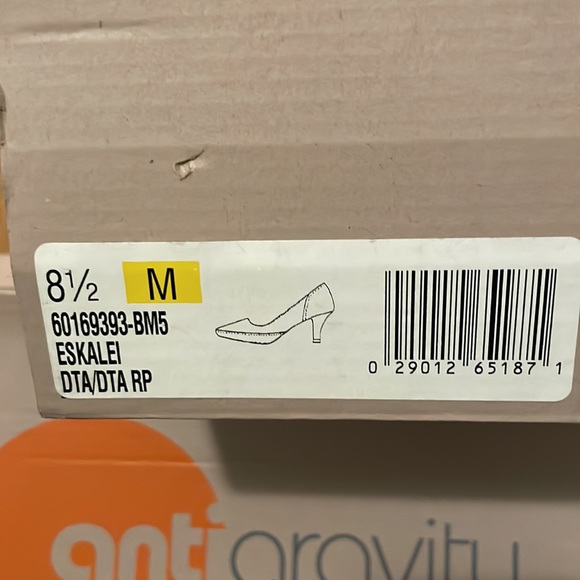 Brand new by Anti Gravity-Easy Spirit snake skin style heels - Picture 4 of 4